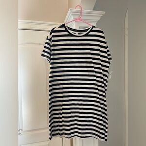 New with tags! Women’s size Medium Black & White Striped dress